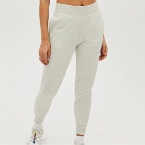 TNA Light Gray Airy fleece Perfect sweatpants